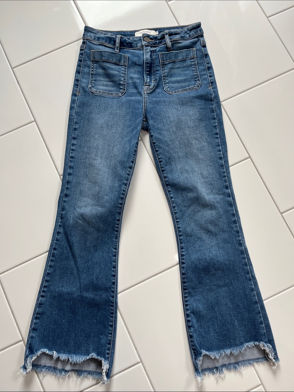 Hidden Patch Pocket High-Rise Crop Jeans